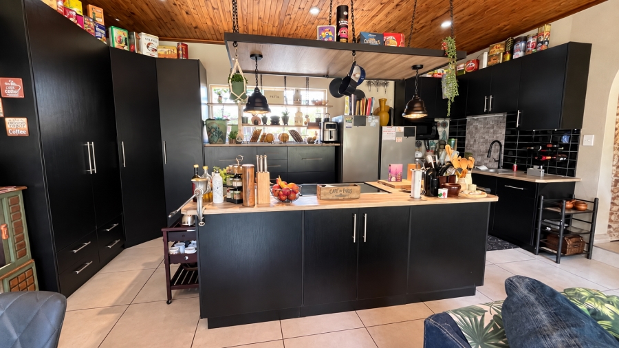 3 Bedroom Property for Sale in Flamwood North West